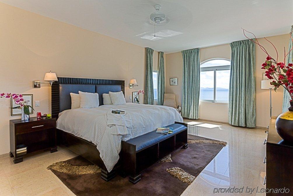 Princess Heights Luxury Condo Hotel Oyster Pond Ngoại thất bức ảnh